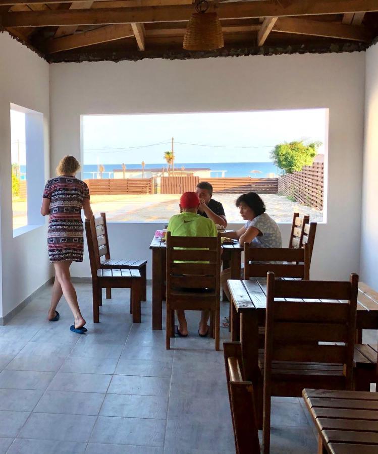 Gud House Hotel Гудаута Екстериор снимка