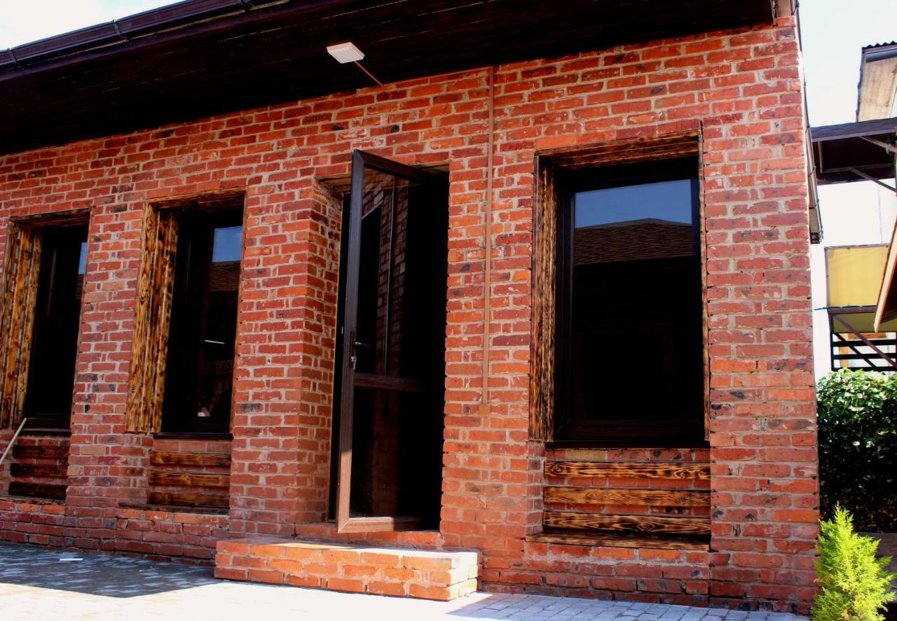 Gud House Hotel Гудаута Екстериор снимка