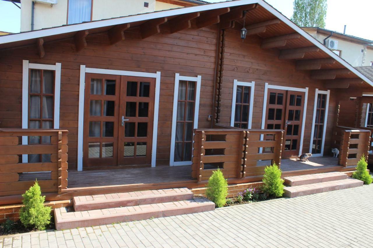 Gud House Hotel Гудаута Екстериор снимка