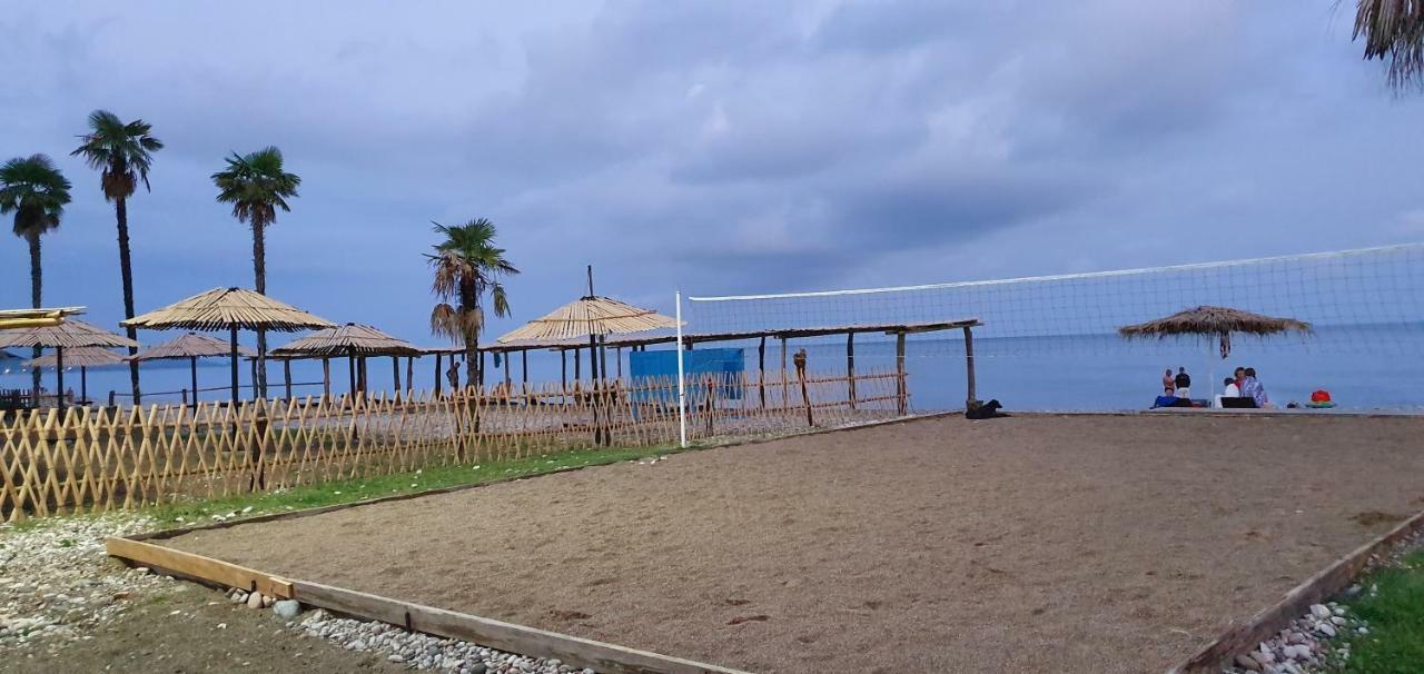 Gud House Hotel Гудаута Екстериор снимка